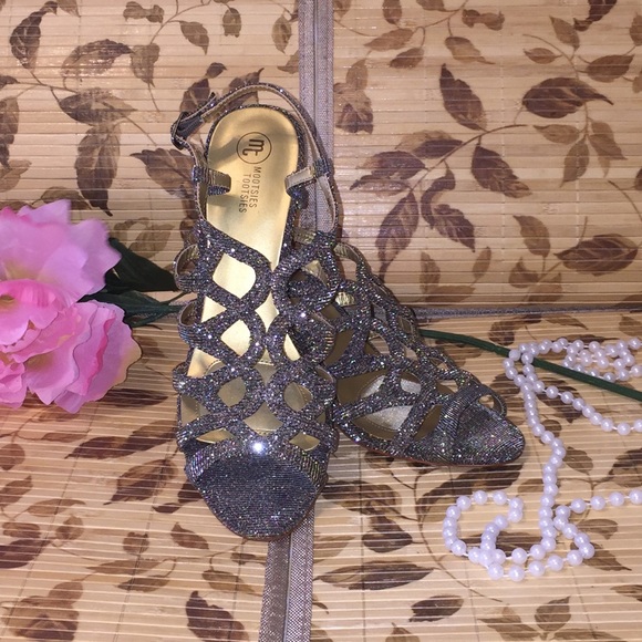 Mootsies Tootsies Shoes - Beautiful Silver / Gold Strappy Slingback Heels